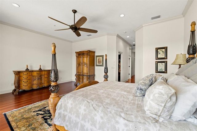 1076 PASEO DEL RIO NE, St Petersburg, FL 33702