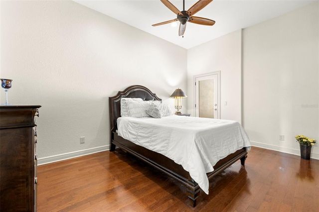 1076 PASEO DEL RIO NE, St Petersburg, FL 33702
