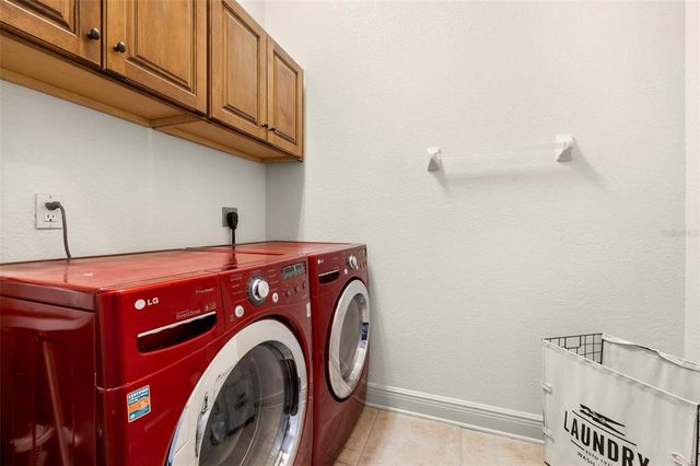 1076 PASEO DEL RIO NE, St Petersburg, FL 33702