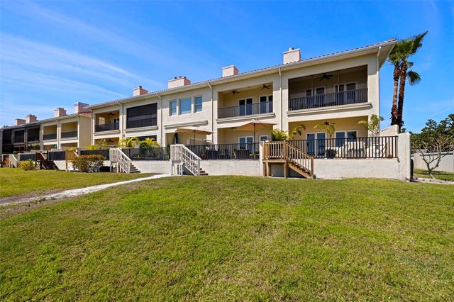 1076 PASEO DEL RIO NE, St Petersburg, FL 33702