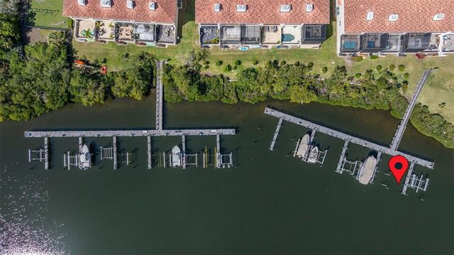 1076 PASEO DEL RIO NE, St Petersburg, FL 33702