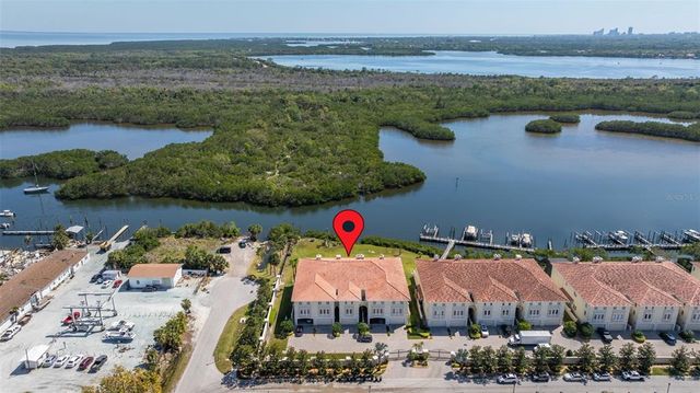 1076 PASEO DEL RIO NE, St Petersburg, FL 33702