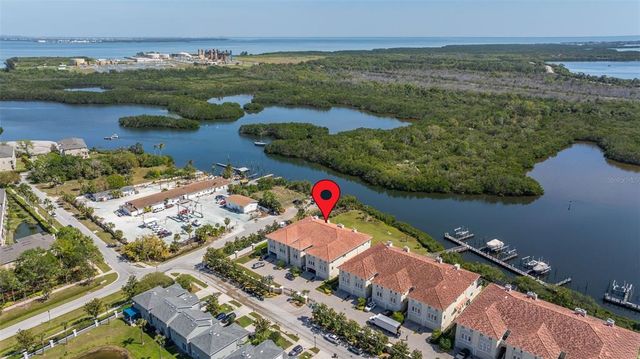 1076 PASEO DEL RIO NE, St Petersburg, FL 33702