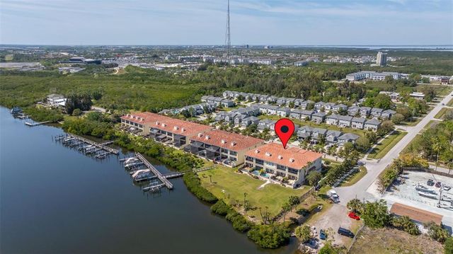 1076 PASEO DEL RIO NE, St Petersburg, FL 33702