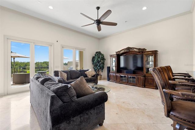 1076 PASEO DEL RIO NE, St Petersburg, FL 33702