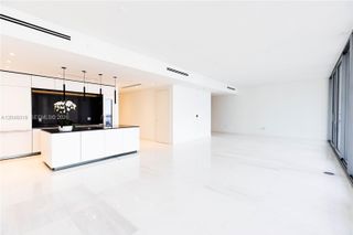 300 Biscayne Blvd Way 2702, Miami, FL 33131