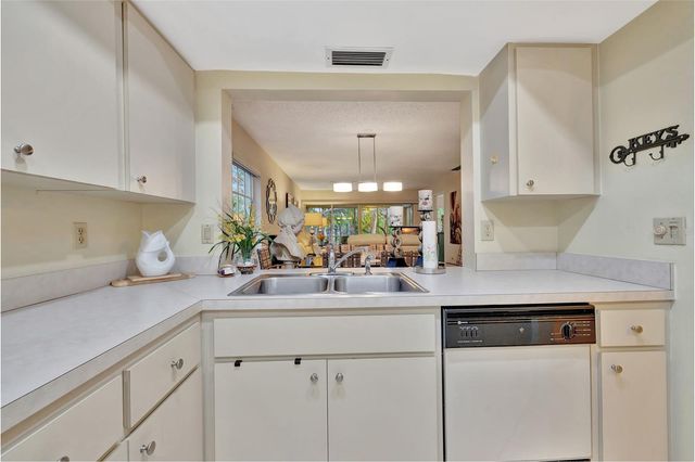 5248 MARSH FIELD ROAD 2, Sarasota, FL 34235