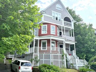 16 Hillside St, Worcester, MA 01610