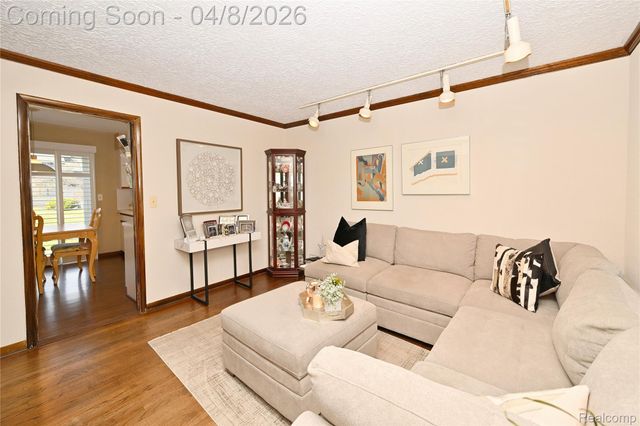 6132 Ledgeway Drive, West Bloomfield Charter Township, MI 48322