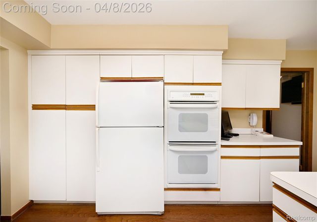 6132 Ledgeway Drive, West Bloomfield Charter Township, MI 48322