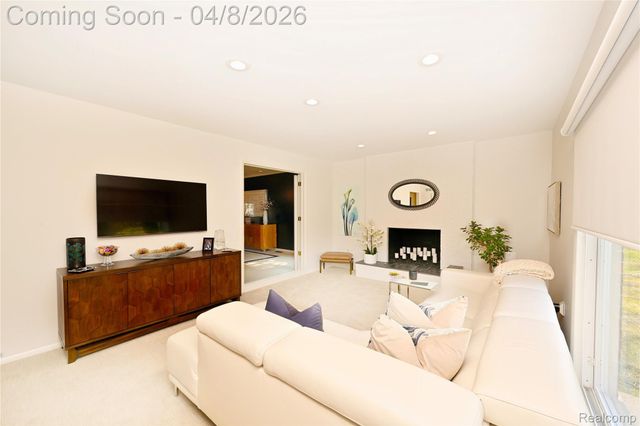 6132 Ledgeway Drive, West Bloomfield Charter Township, MI 48322