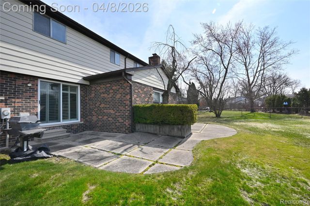 6132 Ledgeway Drive, West Bloomfield Charter Township, MI 48322