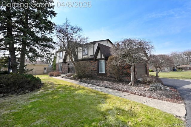 6132 Ledgeway Drive, West Bloomfield Charter Township, MI 48322