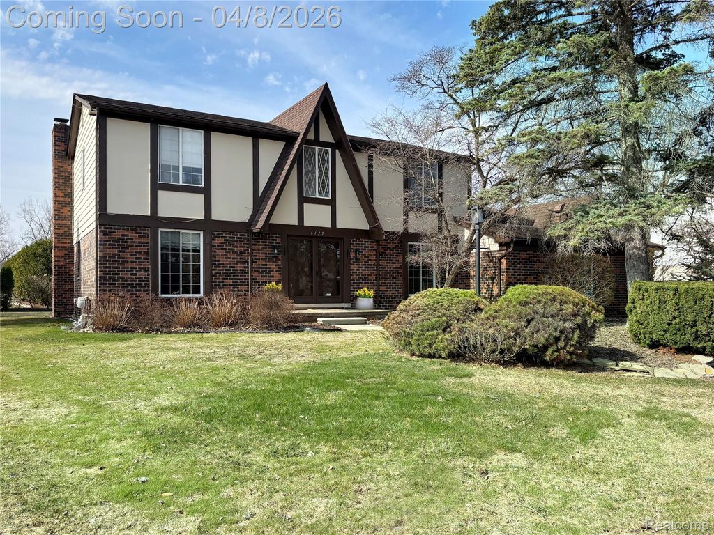 6132 Ledgeway Drive, West Bloomfield Charter Township, MI 48322