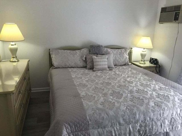 99 Sussex E 99, West Palm Beach, FL 33417