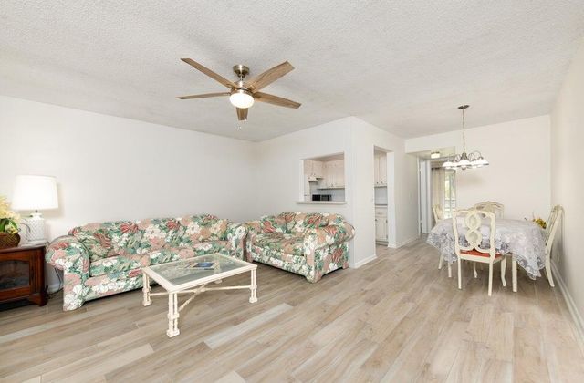 99 Sussex E 99, West Palm Beach, FL 33417