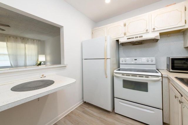 99 Sussex E 99, West Palm Beach, FL 33417