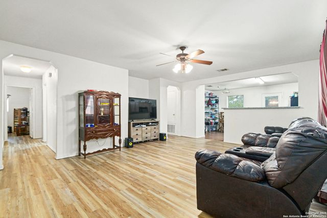 221 KATIE CT, Boerne, TX 78006