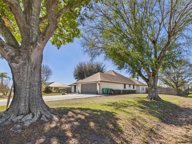 755 SW 85th Avenue, Okeechobee, FL 34974