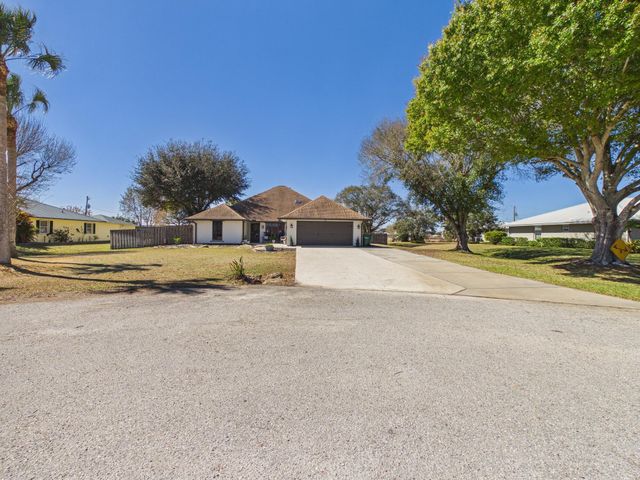 755 SW 85th Avenue, Okeechobee, FL 34974