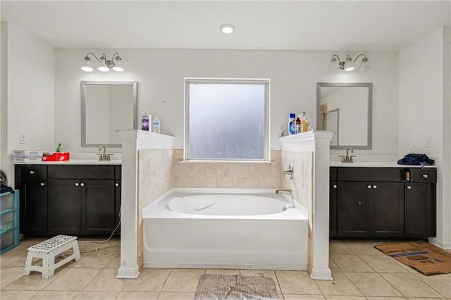 836 Graeme Drive, Mcdonough, GA 30252