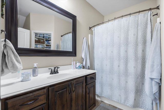 307 Mission Crest Circle, Lindale, TX 75771