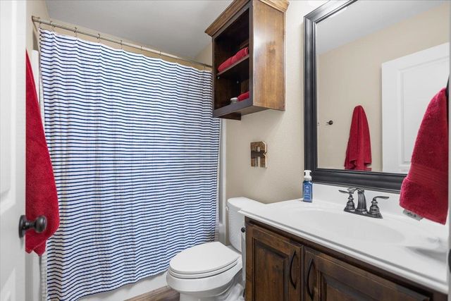 307 Mission Crest Circle, Lindale, TX 75771