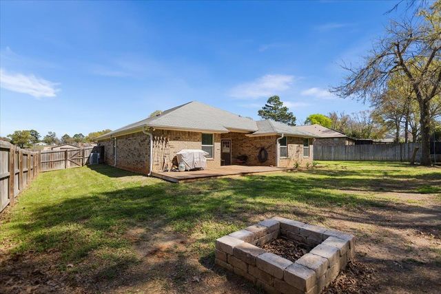 307 Mission Crest Circle, Lindale, TX 75771