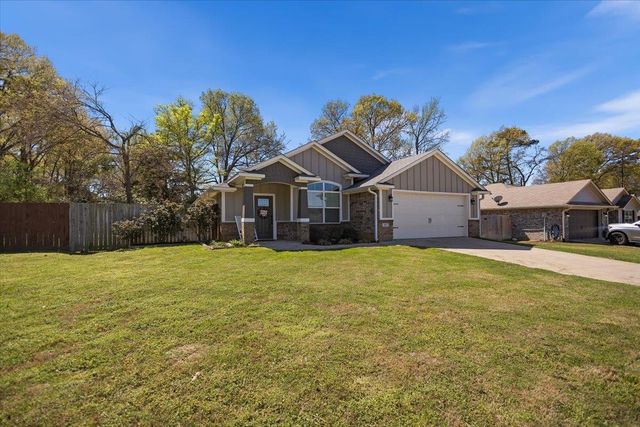 307 Mission Crest Circle, Lindale, TX 75771