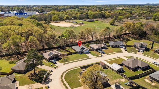 307 Mission Crest Circle, Lindale, TX 75771