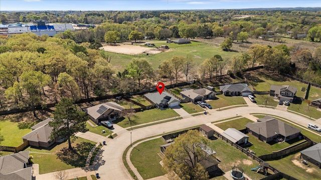 307 Mission Crest Circle, Lindale, TX 75771