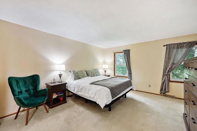 W365N7134 McMahon Road, Oconomowoc, WI 53066
