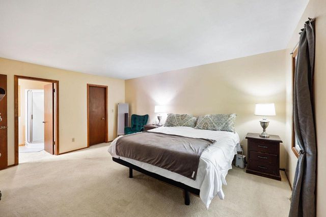 W365N7134 McMahon Road, Oconomowoc, WI 53066