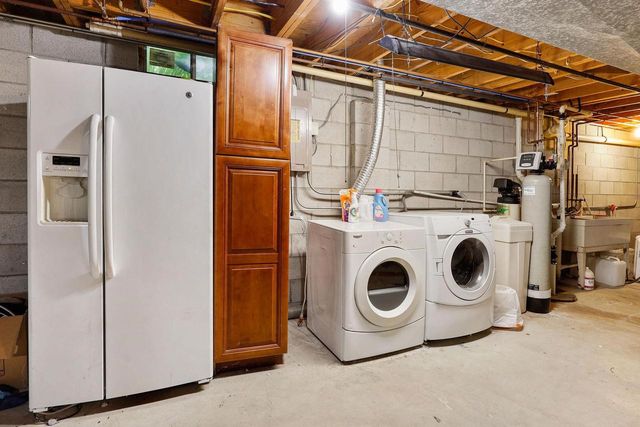 W365N7134 McMahon Road, Oconomowoc, WI 53066