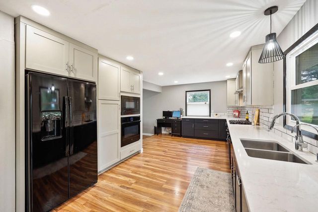 W365N7134 McMahon Road, Oconomowoc, WI 53066