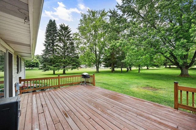 W365N7134 McMahon Road, Oconomowoc, WI 53066