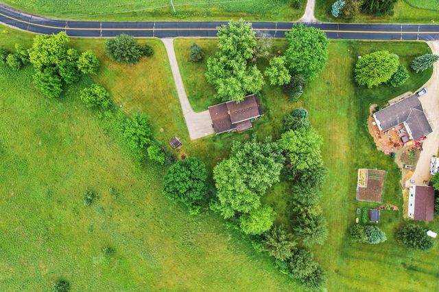 W365N7134 McMahon Road, Oconomowoc, WI 53066
