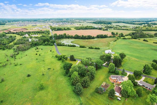W365N7134 McMahon Road, Oconomowoc, WI 53066