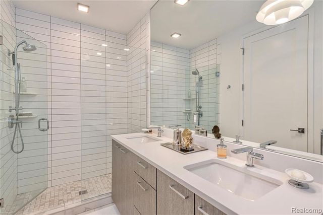 750 Forest Ave 502, Birmingham, MI 48009