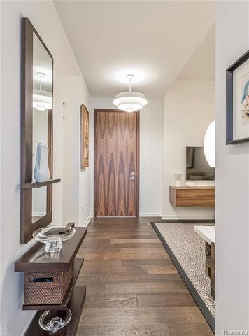 750 Forest Ave 502, Birmingham, MI 48009