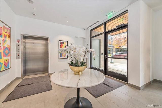 750 Forest Ave 502, Birmingham, MI 48009