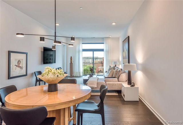 750 Forest Ave 502, Birmingham, MI 48009