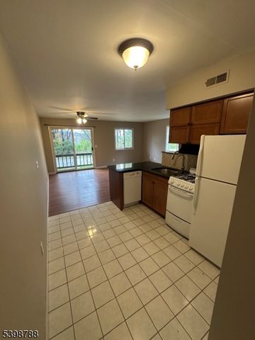 1 Snowbird Ct 9, Vernon Twp., NJ 07462