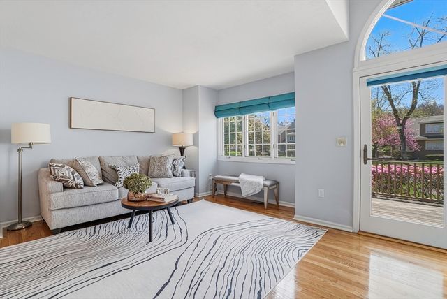 15 Doyle Ln 15, Hopkinton, MA 01748