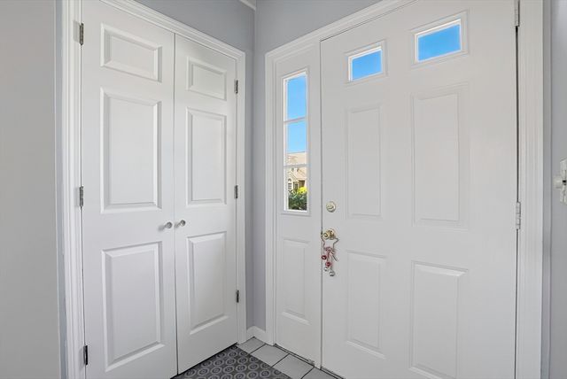 15 Doyle Ln 15, Hopkinton, MA 01748