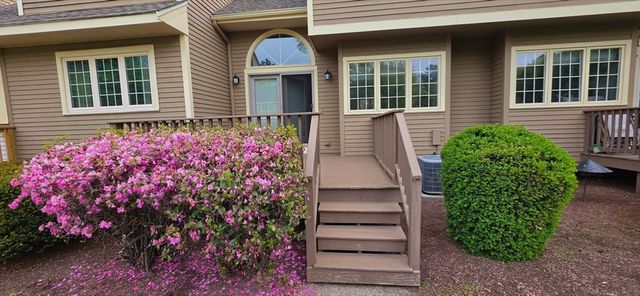 15 Doyle Ln 15, Hopkinton, MA 01748