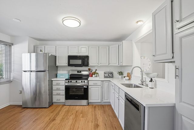 15 Doyle Ln 15, Hopkinton, MA 01748