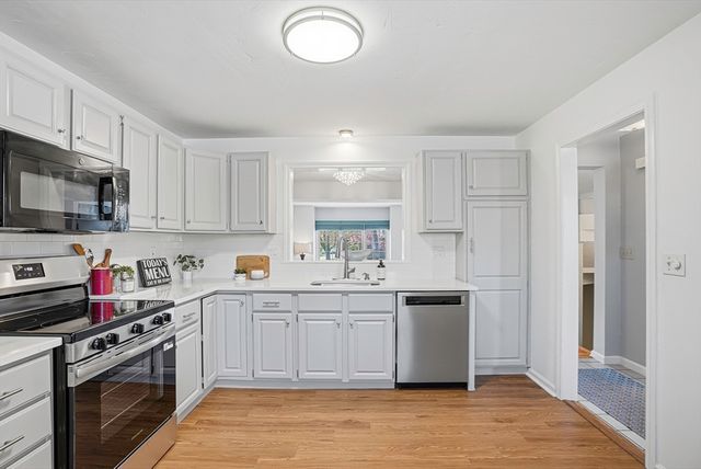 15 Doyle Ln 15, Hopkinton, MA 01748