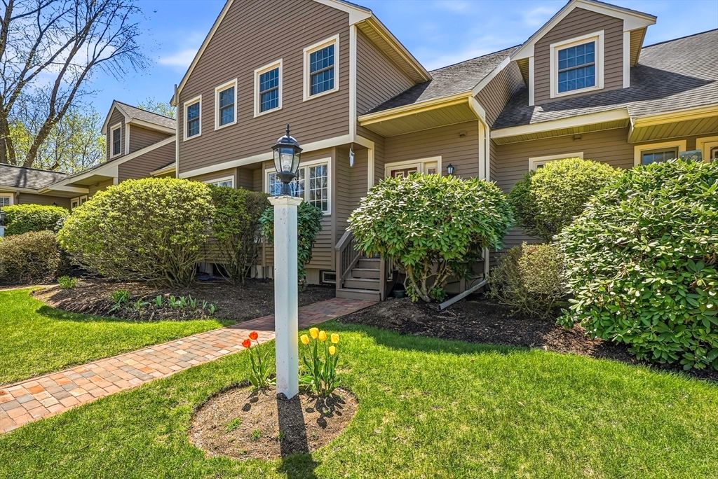 15 Doyle Ln 15, Hopkinton, MA 01748