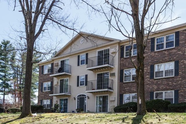 3 Autumn Leaf Dr Apt 10, Nashua, NH 03060